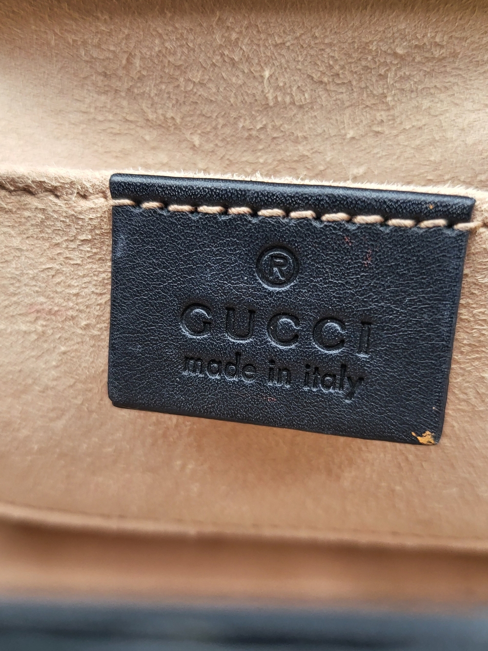 Gucci GG Supreme Monogram Bee Padlock Small Bag Gold Hardware, Auth. w/COA.. - Picture 8 of 15